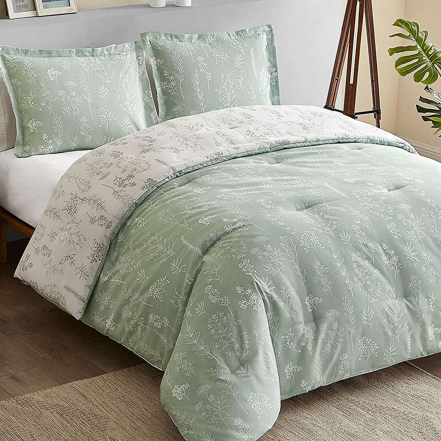 Bedsure Queen Comforter Set Green White - Reversible Floral Sage Green  Comforter