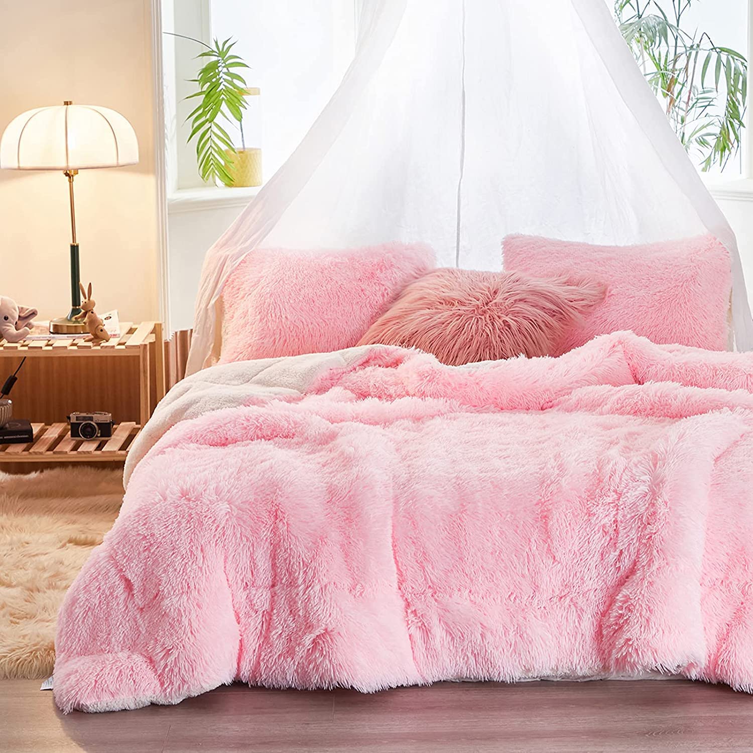 Cute Pink Shaggy Plush Comforter Cover Set,Ultra Soft Faux Fur Duvet Cover  Bedding Sets Queen 3 Pieces with Pillow Cases, Pink Fluffy Bed Sets Zipper  Closure (Pink, Queen) : : Home