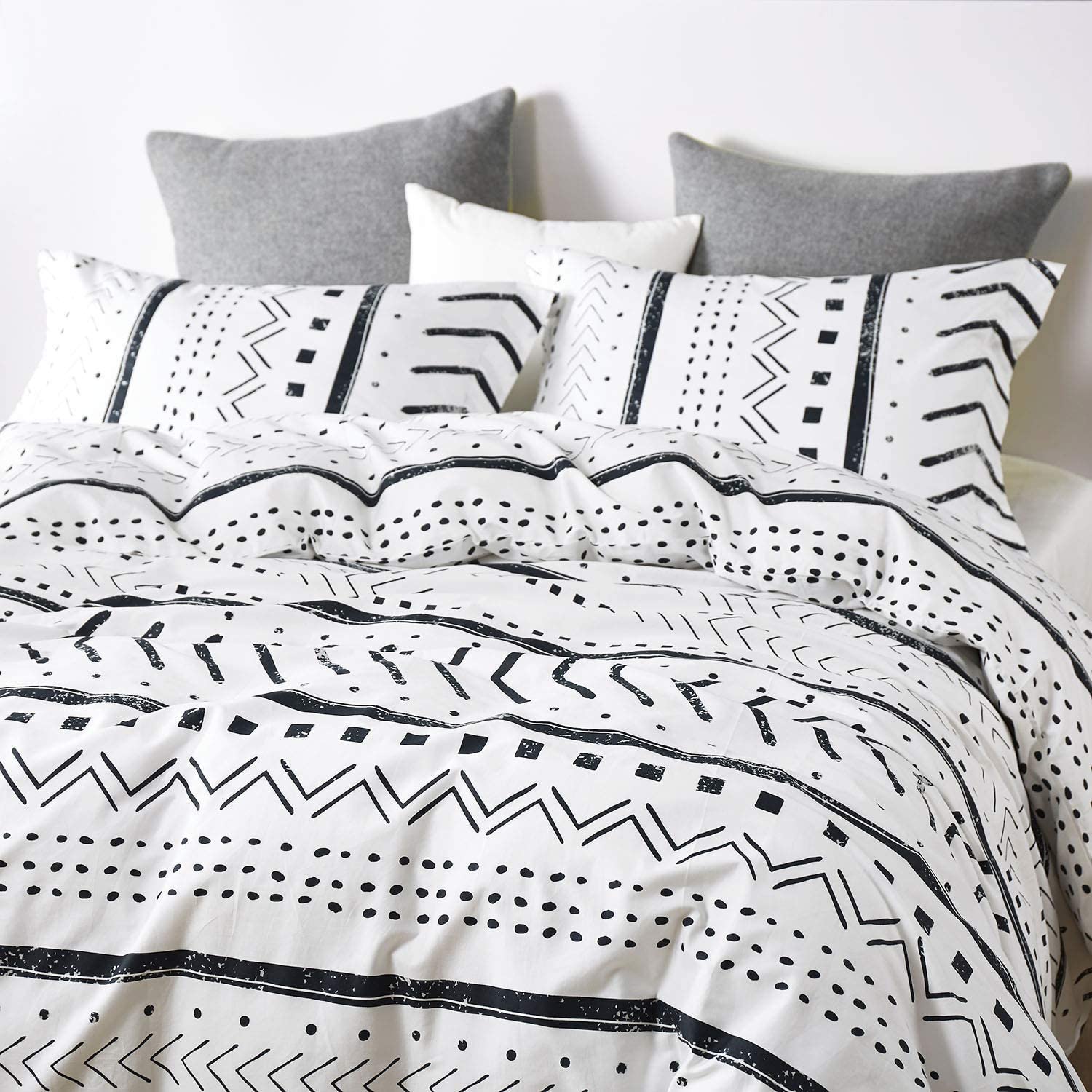 CLOTHKNOW Aztec Comforter Sets Queen Cotton Black and White Bedding ...