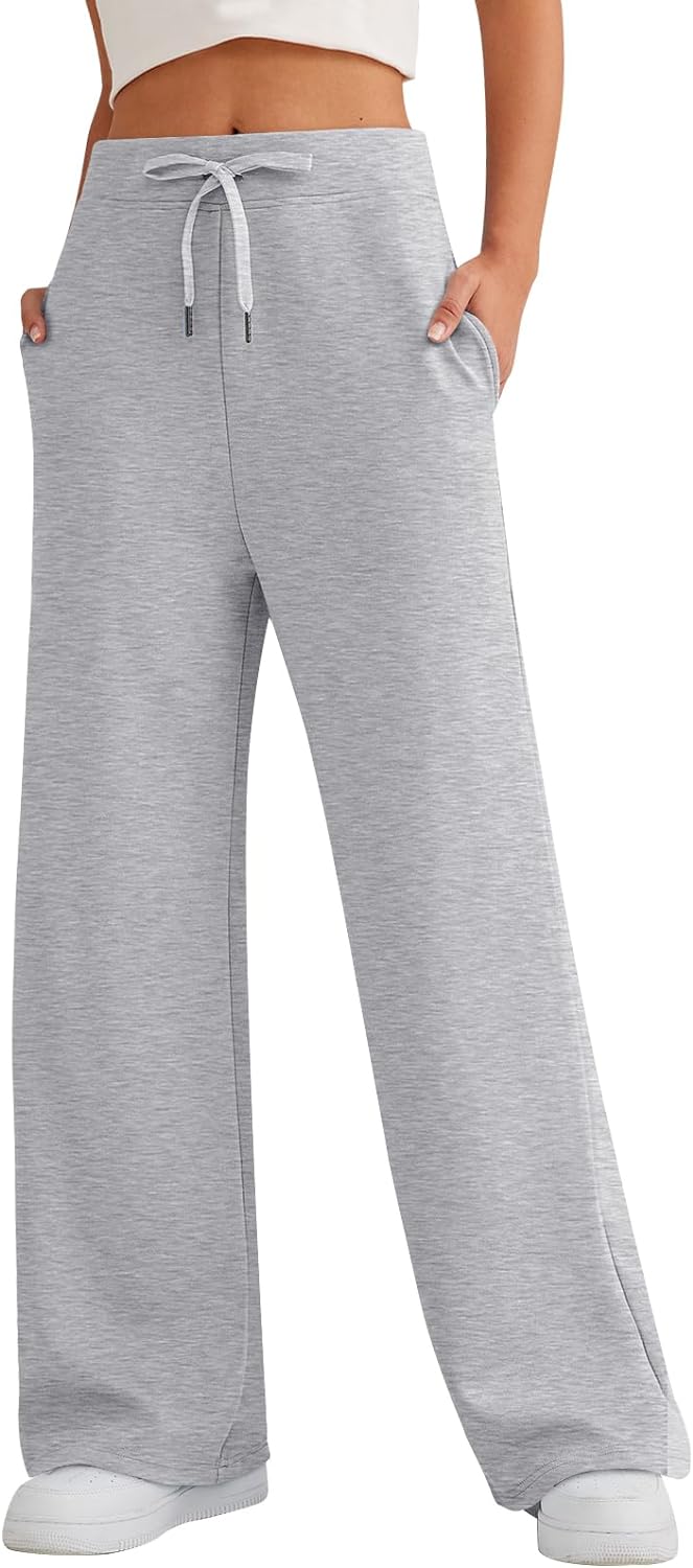 Women's wide-leg sweatpants from the FW23/24 Essential line