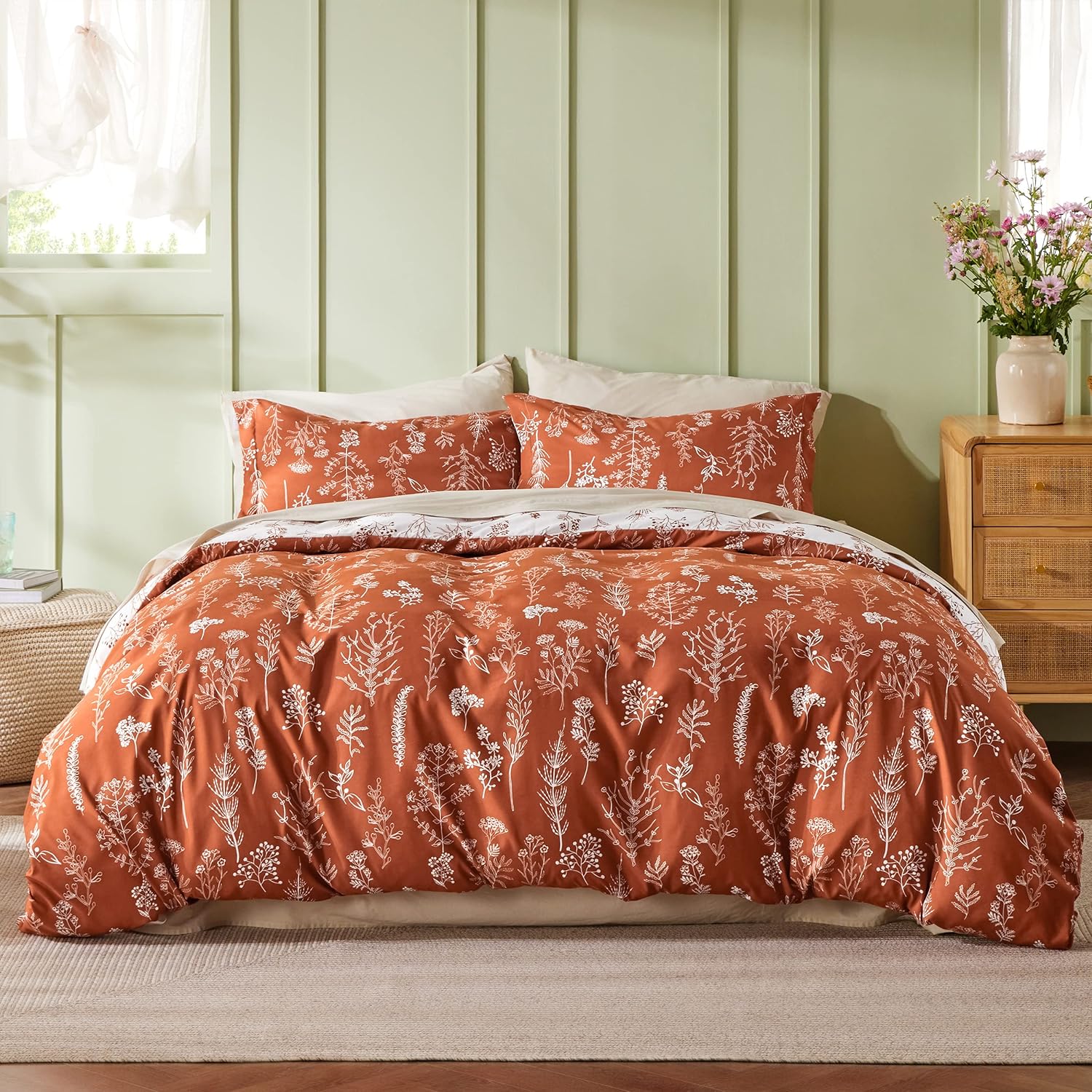  Bedsure Queen Comforter Set - White & Green Floral