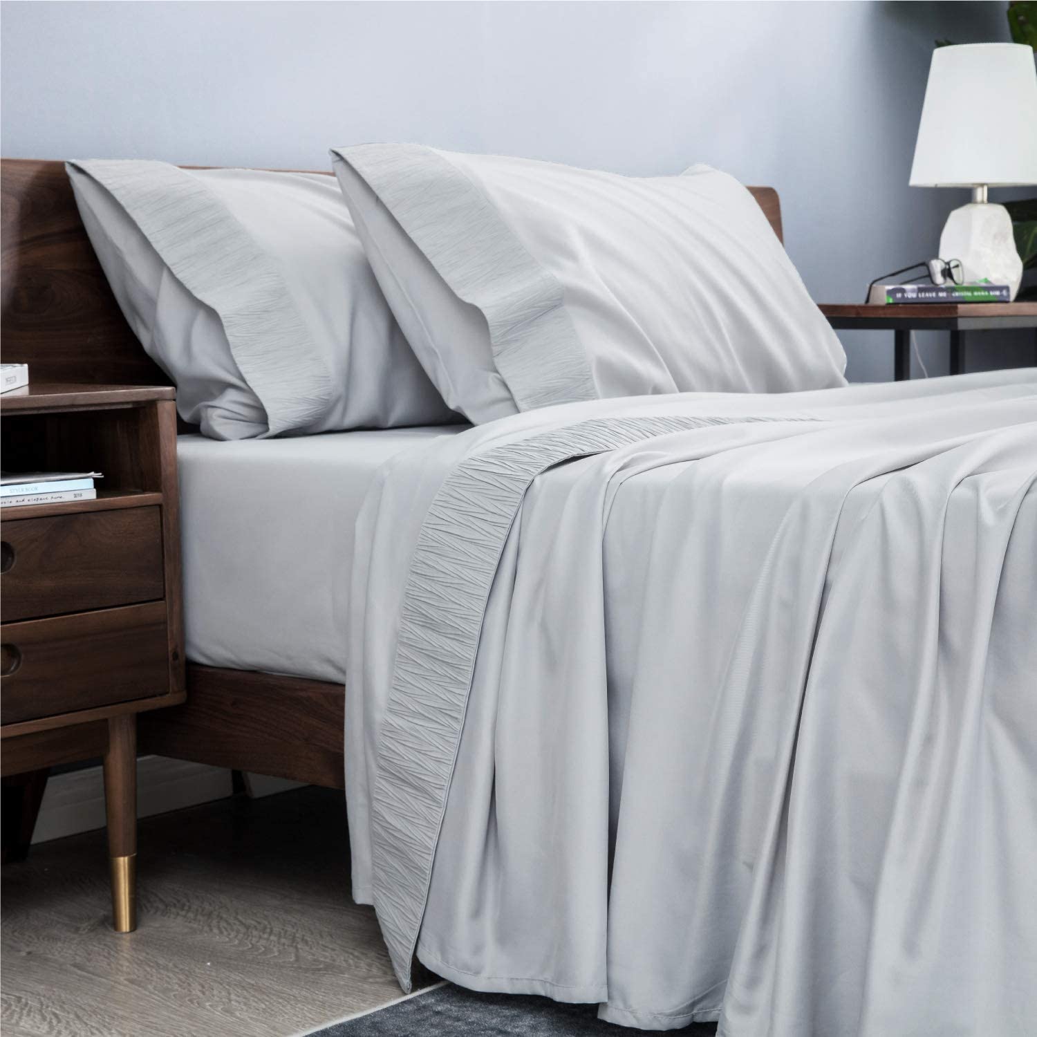 Bedsure Bed Sheet Set - Ruffled Embossed Navy Blue Bed Sheets