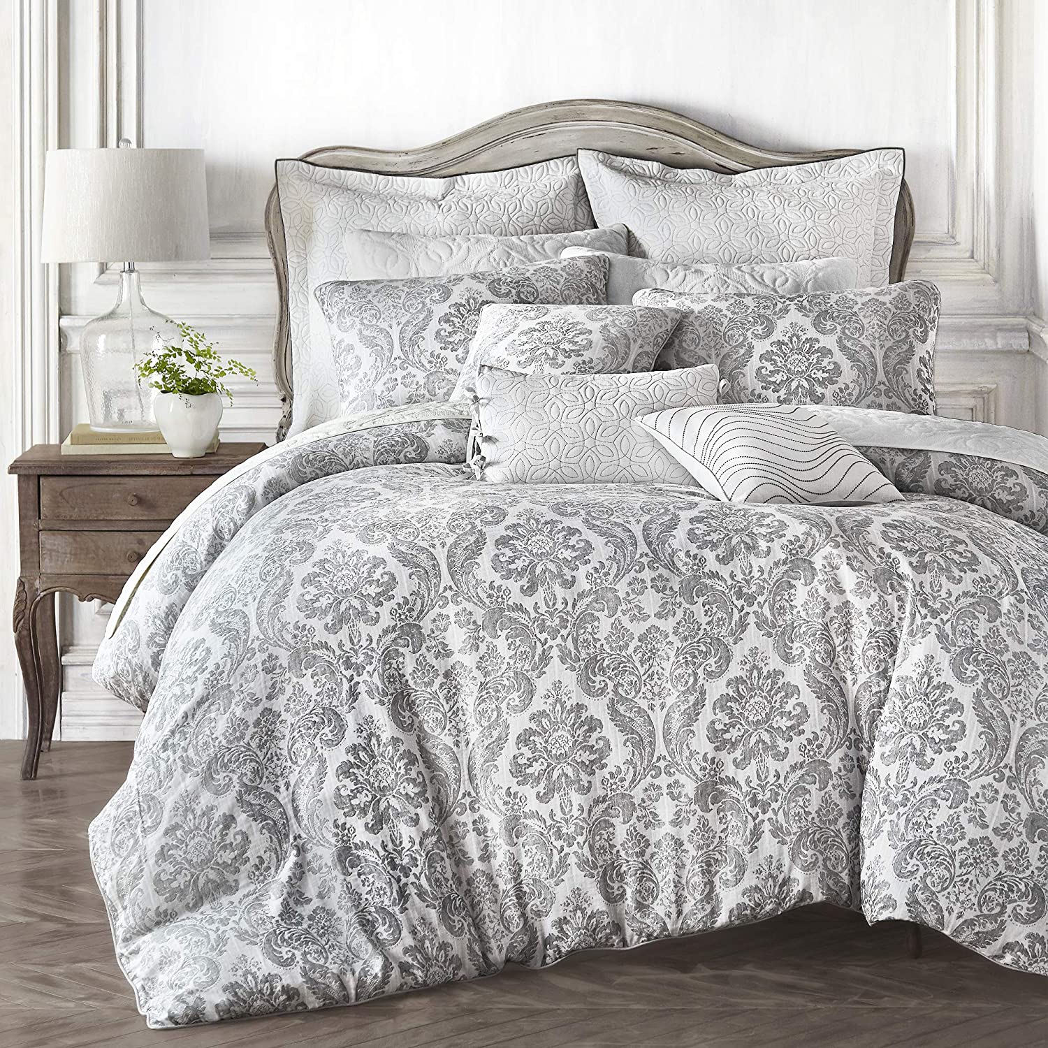 Croscill Saffira Queen Comforter 92 x 96, White | eBay