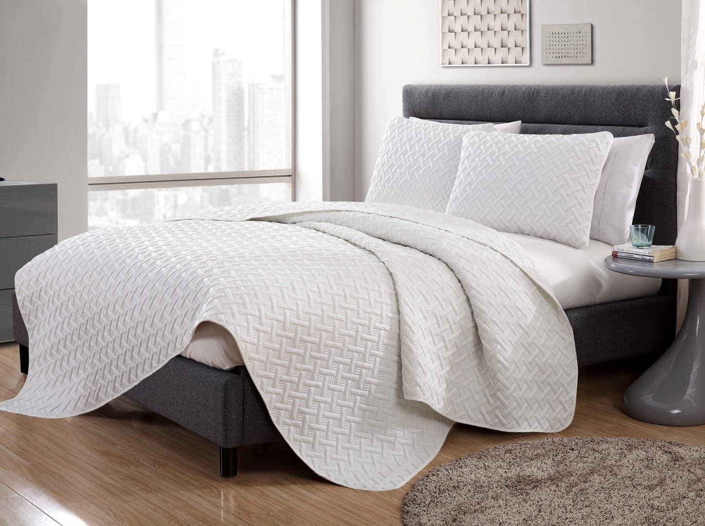 Details about   VCNY Home Nina Bedding Collection Luxury Premium Ultra Soft Quilt Coverlet Comf 