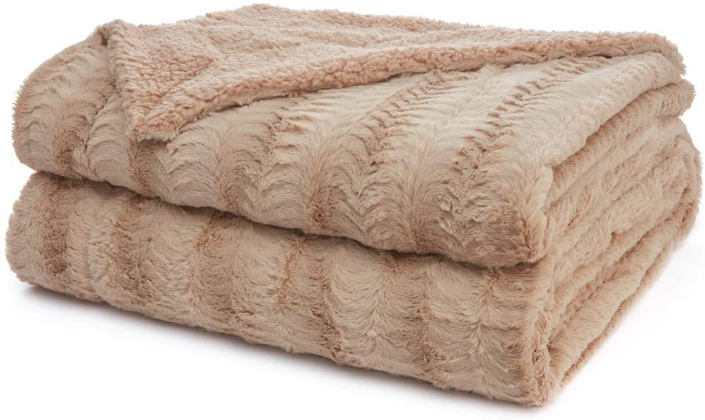 Details about   The Connecticut Home Company Luxury Faux Fur With Sherpa Reversible Throw Blanke 