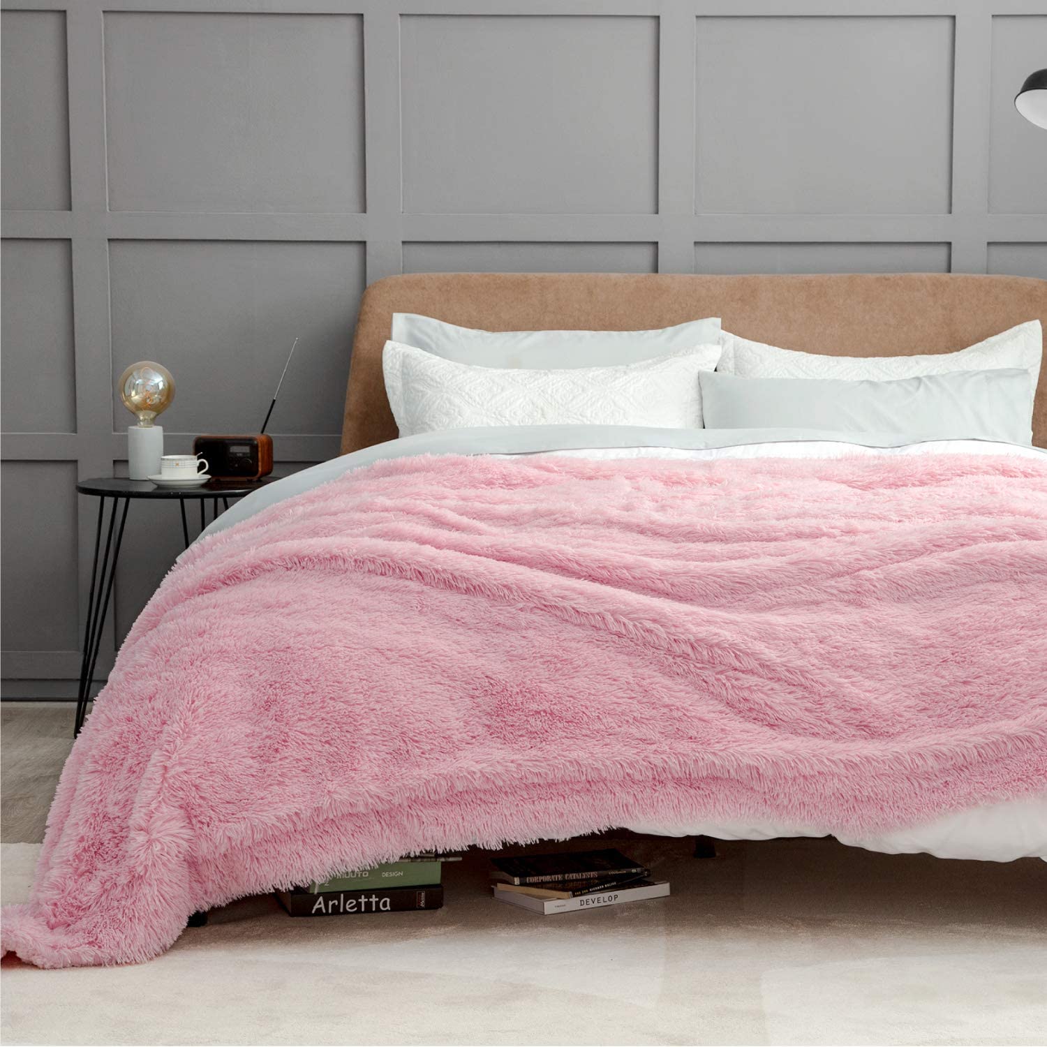 Bedsure Soft Fuzzy Faux Fur Sherpa Fleece King Size Throw Blanket Pink