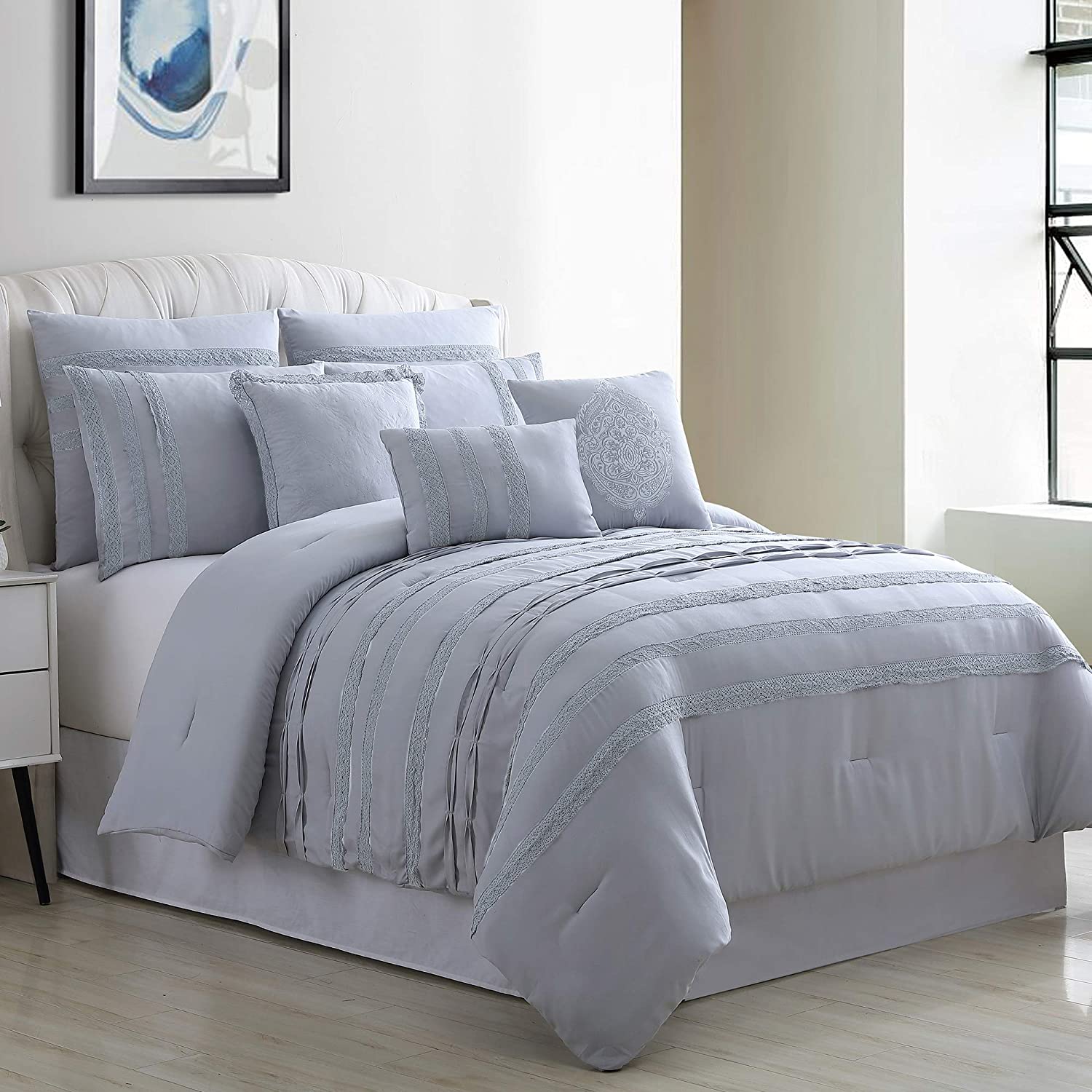 Details about   Amrapur Overseas Kira 8-Piece Embellished Comforter Set Queen White/Blue 