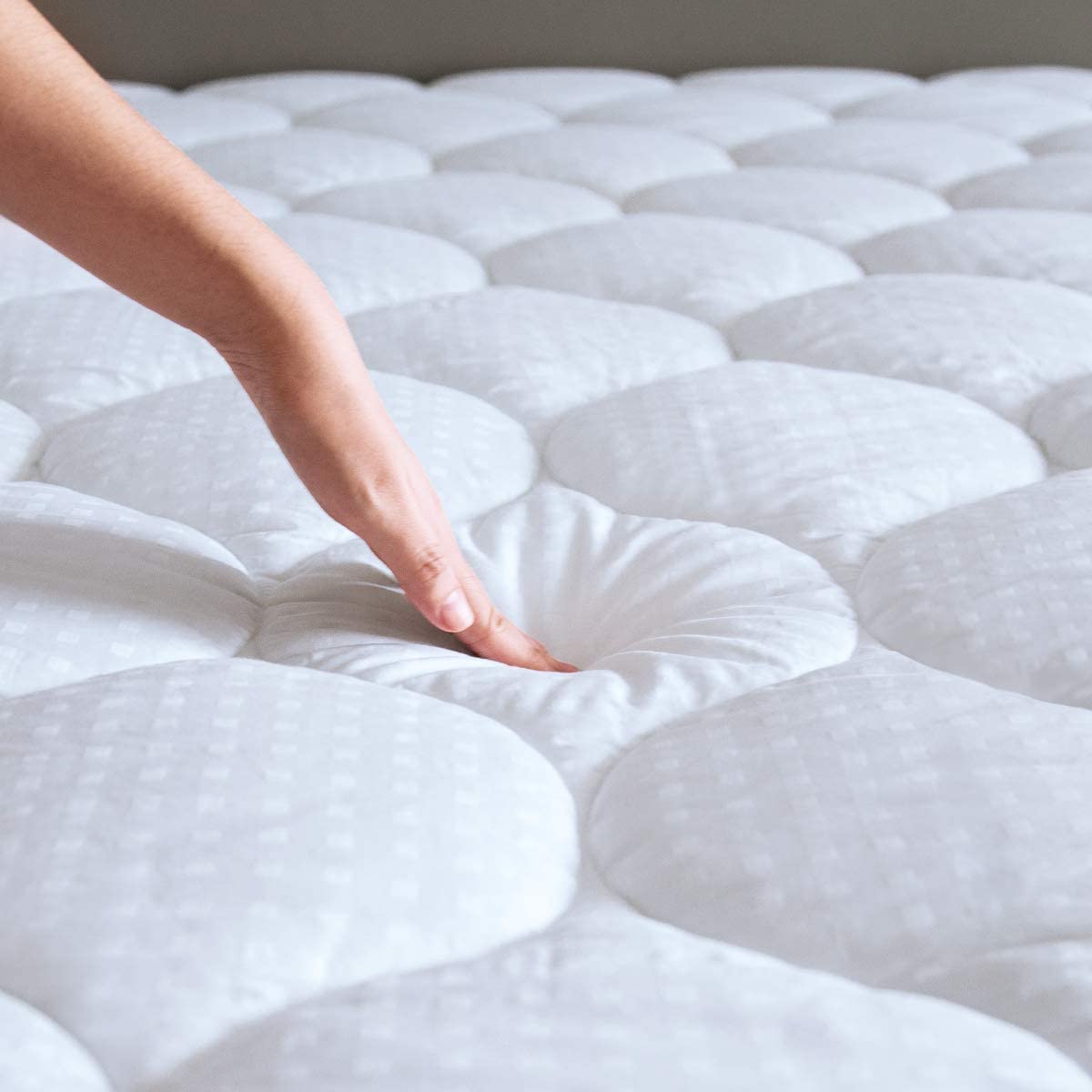 cooling mattress protector full